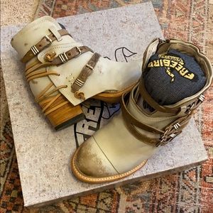 Crue booties in color “Ice”